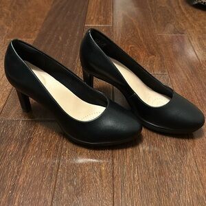 Ambyr Joy black pumps (6.5 wide)